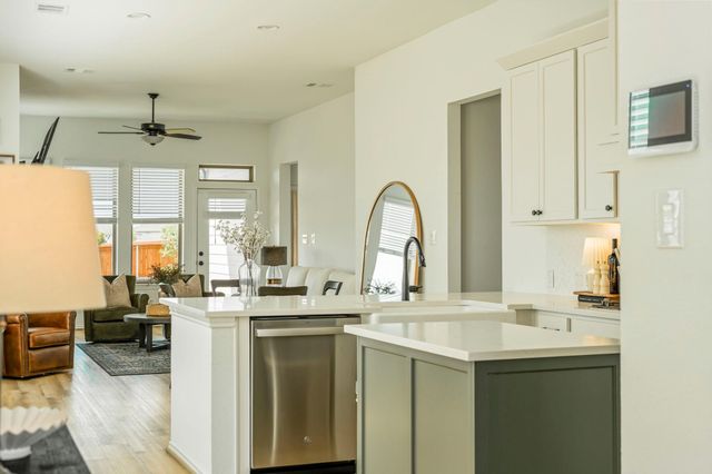 337 Langhorne BND, Liberty Hill, TX 78642