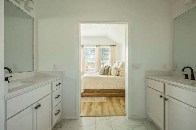 337 Langhorne BND, Liberty Hill, TX 78642