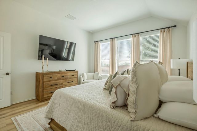 337 Langhorne BND, Liberty Hill, TX 78642