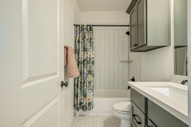 337 Langhorne BND, Liberty Hill, TX 78642