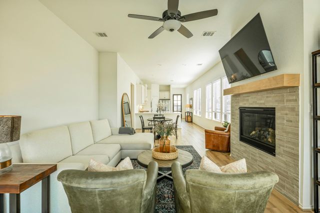 337 Langhorne BND, Liberty Hill, TX 78642