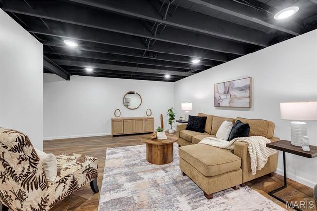 4508 Thicket Drive, St Louis, MO 63129