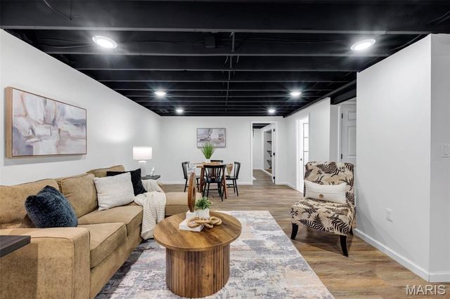 4508 Thicket Drive, St Louis, MO 63129