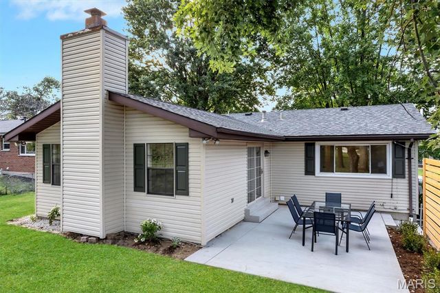 4508 Thicket Drive, St Louis, MO 63129