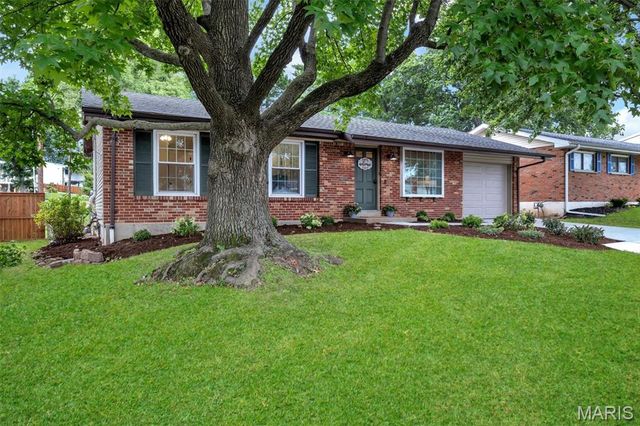 4508 Thicket Drive, St Louis, MO 63129