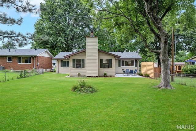 4508 Thicket Drive, St Louis, MO 63129