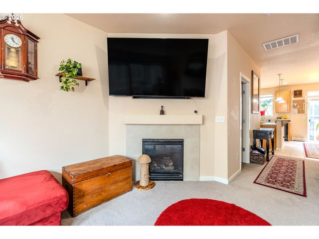 866 Nw COUNCIL Dr, Gresham, OR 97030