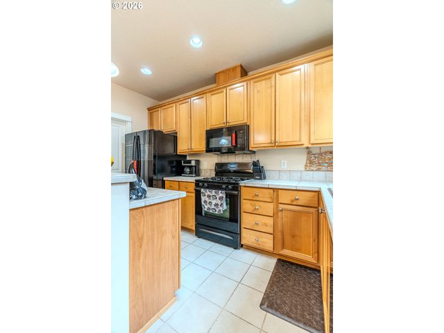 866 Nw COUNCIL Dr, Gresham, OR 97030