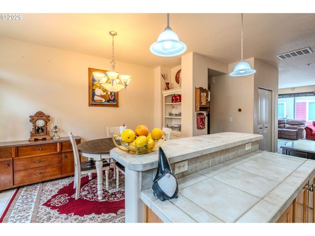 866 Nw COUNCIL Dr, Gresham, OR 97030