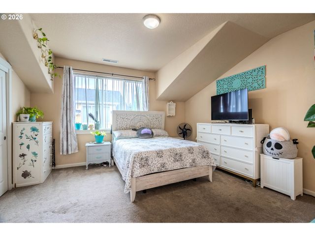 866 Nw COUNCIL Dr, Gresham, OR 97030