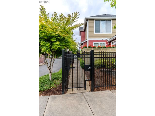 866 Nw COUNCIL Dr, Gresham, OR 97030