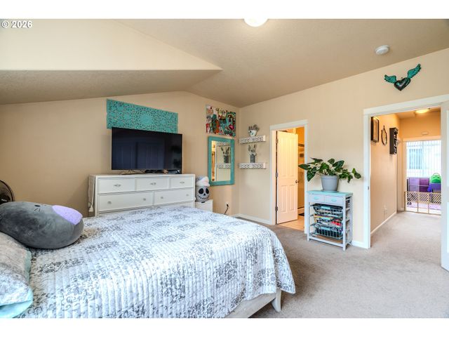 866 Nw COUNCIL Dr, Gresham, OR 97030