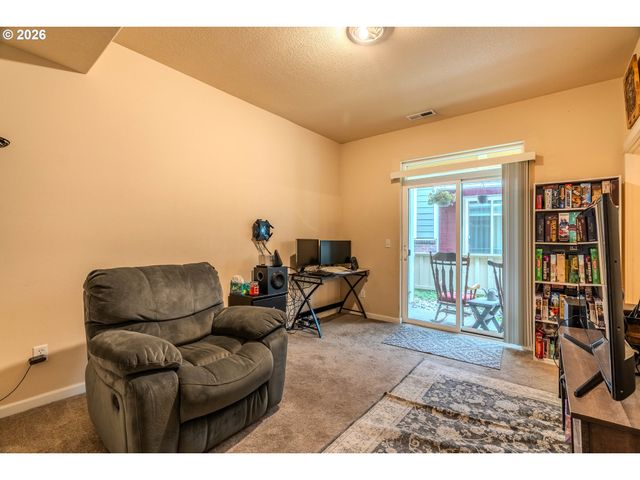 866 Nw COUNCIL Dr, Gresham, OR 97030