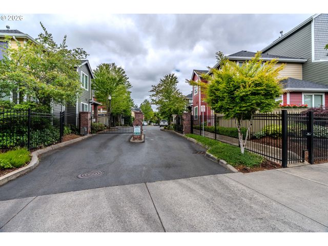 866 Nw COUNCIL Dr, Gresham, OR 97030