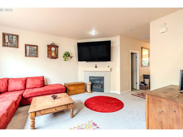 866 Nw COUNCIL Dr, Gresham, OR 97030