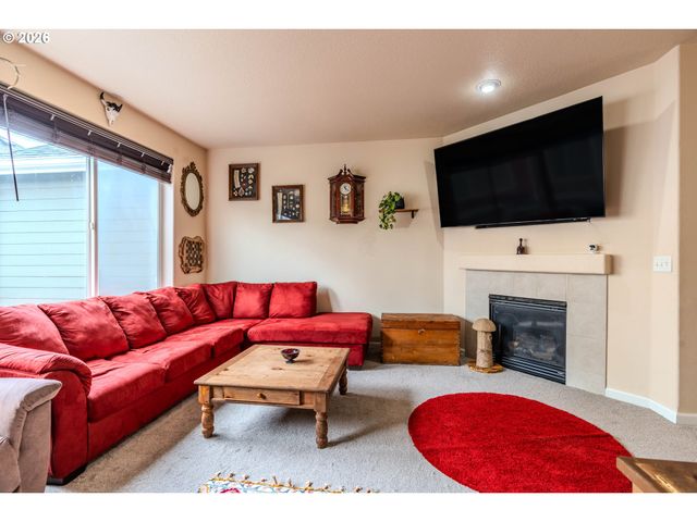 866 Nw COUNCIL Dr, Gresham, OR 97030