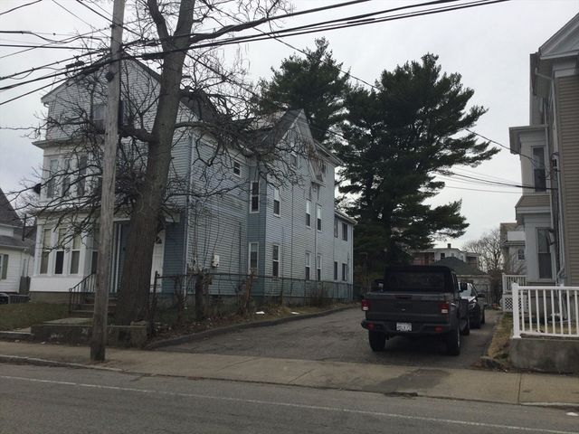 1027 Warren Ave, Brockton, MA 02301