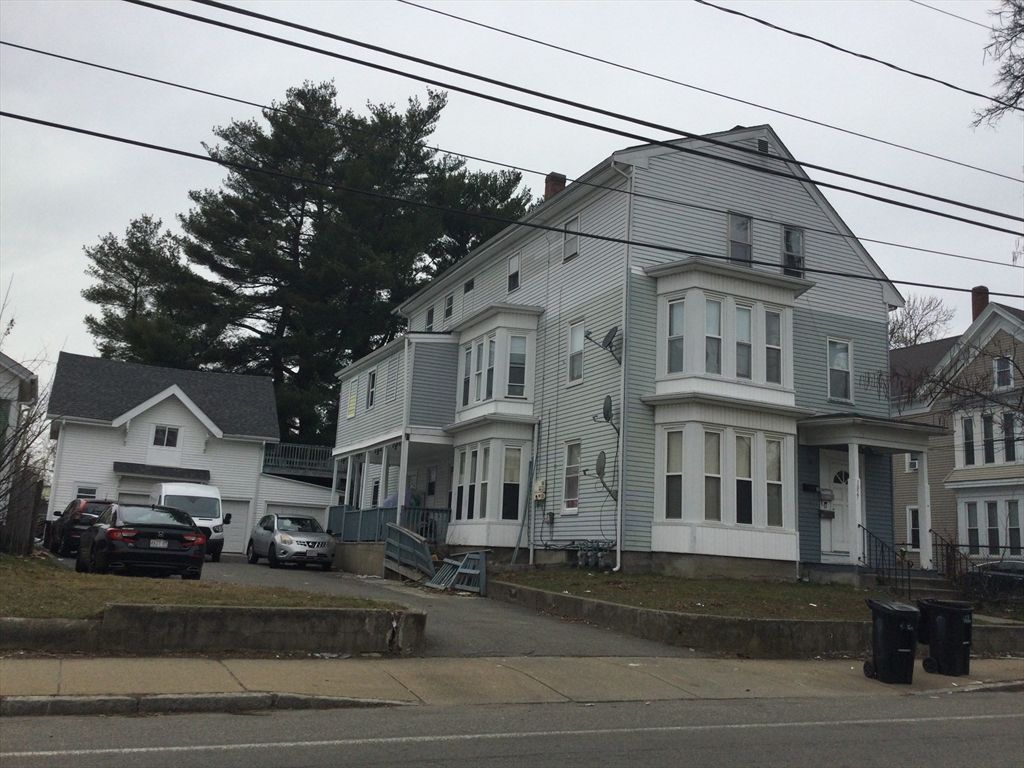 1027 Warren Ave, Brockton, MA 02301