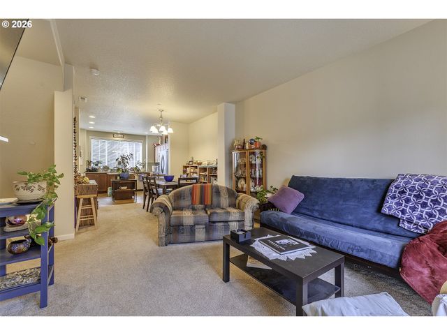 187 Ne 80TH Ave, Hillsboro, OR 97006