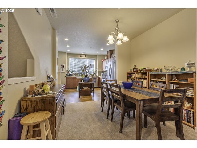 187 Ne 80TH Ave, Hillsboro, OR 97006