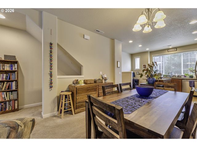 187 Ne 80TH Ave, Hillsboro, OR 97006