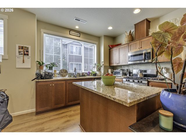 187 Ne 80TH Ave, Hillsboro, OR 97006