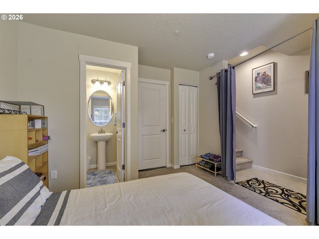 187 Ne 80TH Ave, Hillsboro, OR 97006