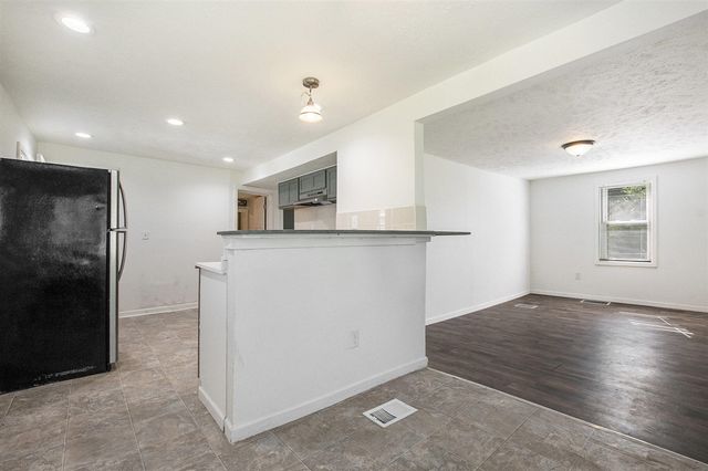 16967 Jones Lake Road, Lansing, MI 48906