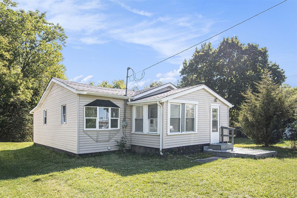 16967 Jones Lake Road, Lansing, MI 48906