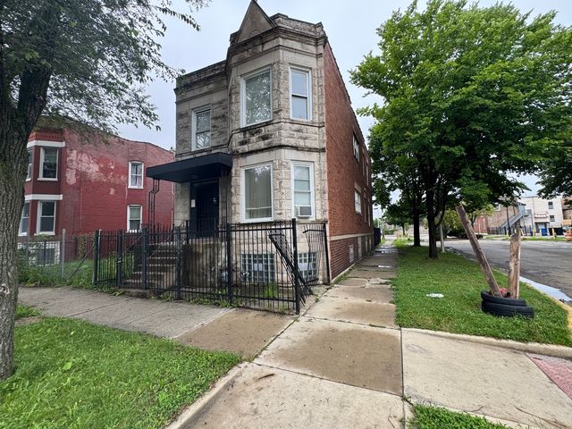3900 W Flournoy Street, Chicago, IL 60624