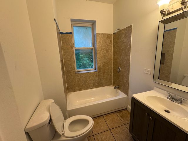 3900 W Flournoy Street, Chicago, IL 60624