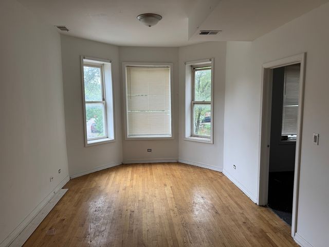 3900 W Flournoy Street, Chicago, IL 60624