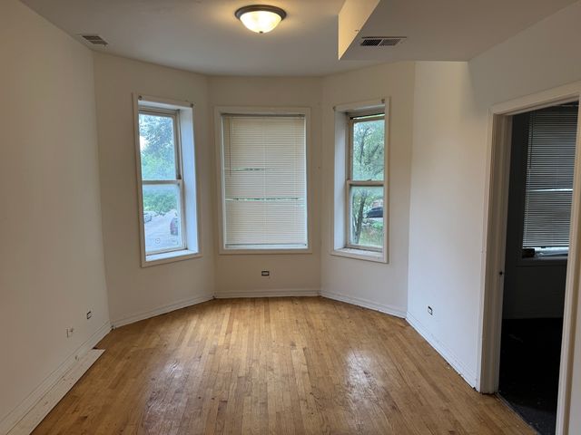 3900 W Flournoy Street, Chicago, IL 60624