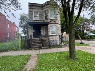 3900 W Flournoy Street, Chicago, IL 60624