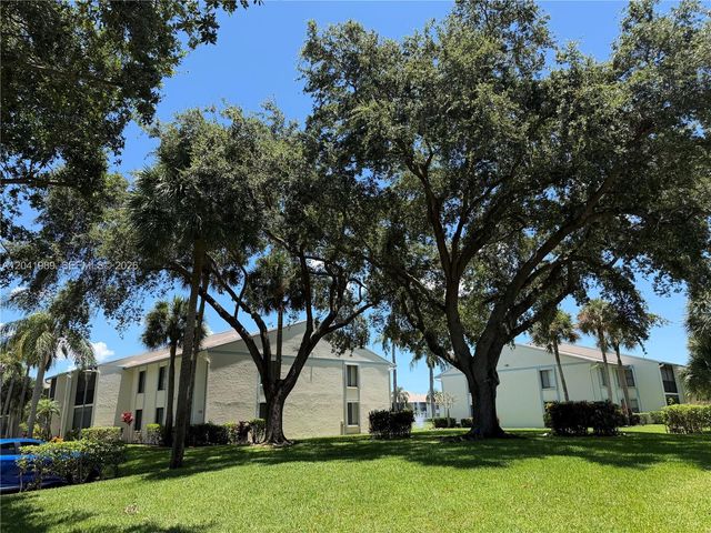 1119 Green Pine Boulevard A1, West Palm Beach, FL 33409