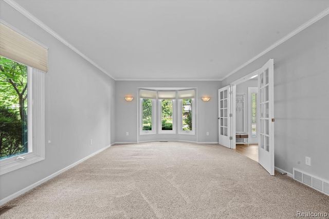 5476 Van Ness Drive, Bloomfield Hills, MI 48302
