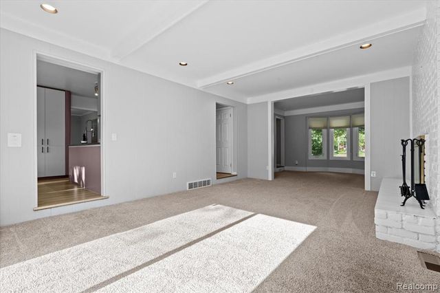 5476 Van Ness Drive, Bloomfield Hills, MI 48302