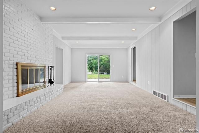 5476 Van Ness Drive, Bloomfield Hills, MI 48302