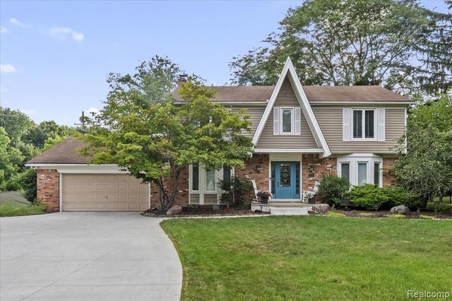 5476 Van Ness Drive, Bloomfield Hills, MI 48302