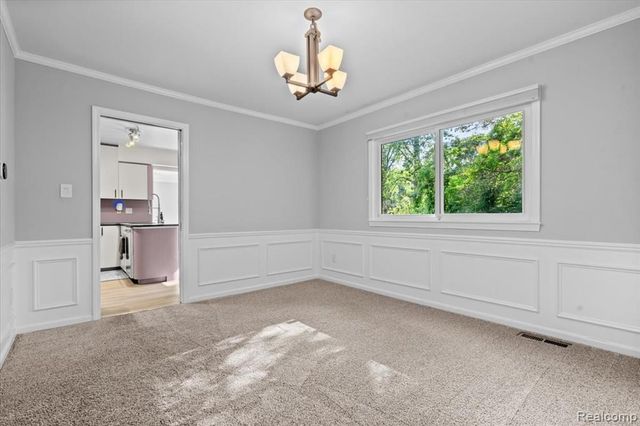 5476 Van Ness Drive, Bloomfield Hills, MI 48302