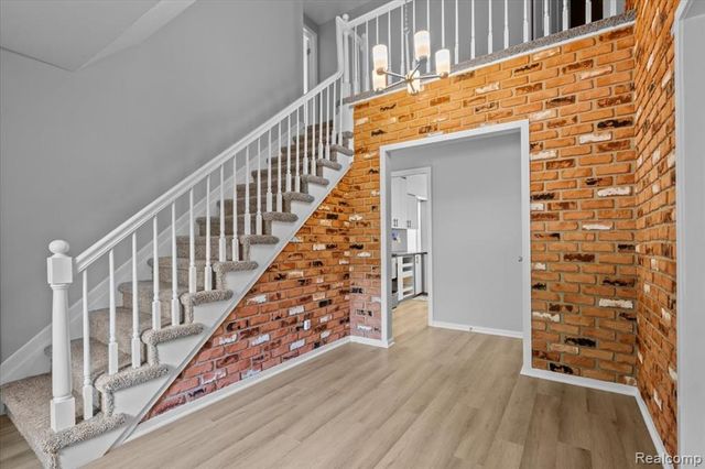 5476 Van Ness Drive, Bloomfield Hills, MI 48302
