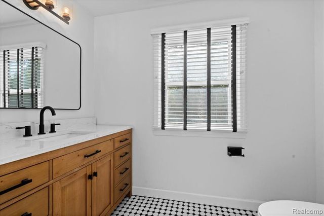 5476 Van Ness Drive, Bloomfield Hills, MI 48302