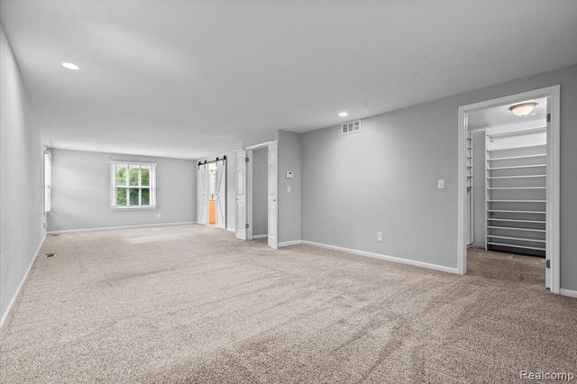 5476 Van Ness Drive, Bloomfield Hills, MI 48302