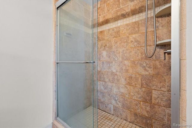 5476 Van Ness Drive, Bloomfield Hills, MI 48302
