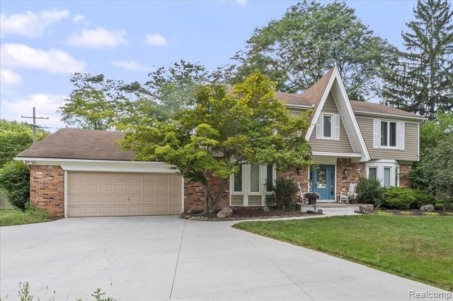 5476 Van Ness Drive, Bloomfield Hills, MI 48302
