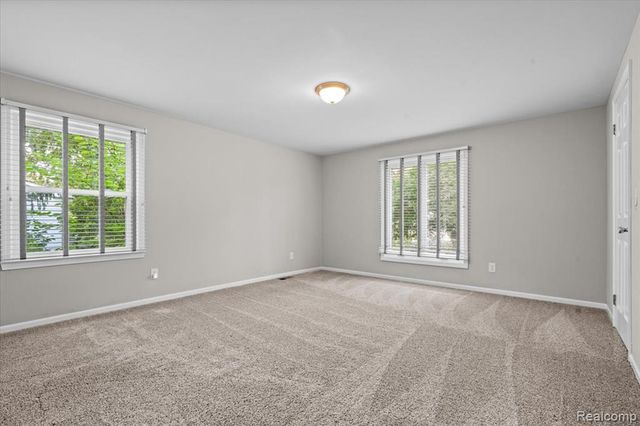 5476 Van Ness Drive, Bloomfield Hills, MI 48302