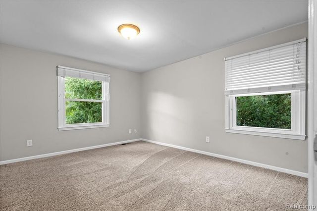 5476 Van Ness Drive, Bloomfield Hills, MI 48302