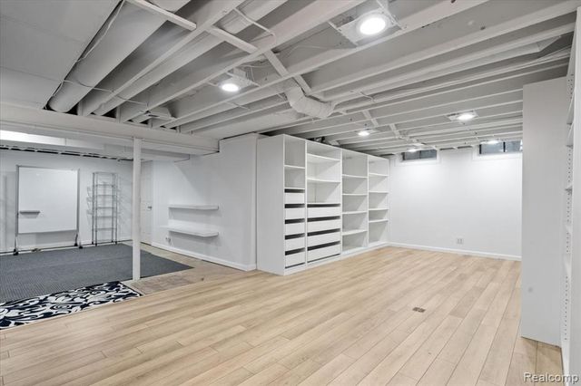 5476 Van Ness Drive, Bloomfield Hills, MI 48302