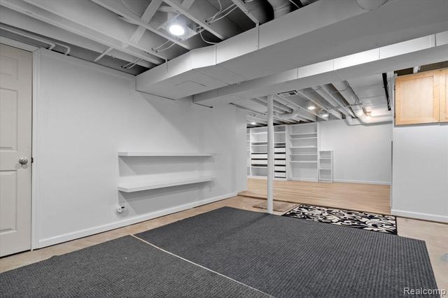 5476 Van Ness Drive, Bloomfield Hills, MI 48302
