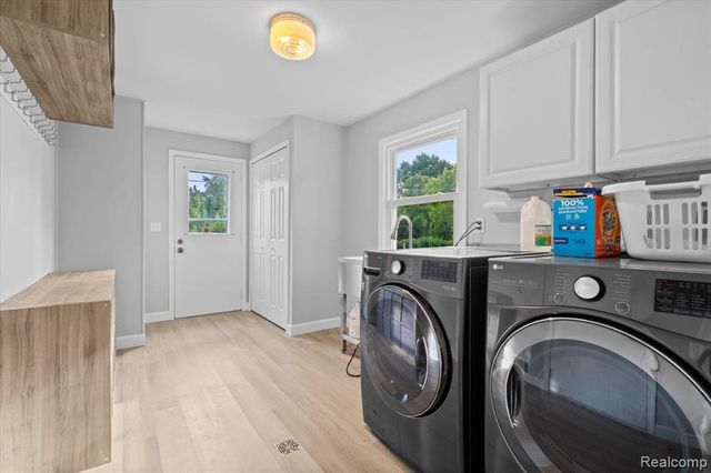 5476 Van Ness Drive, Bloomfield Hills, MI 48302